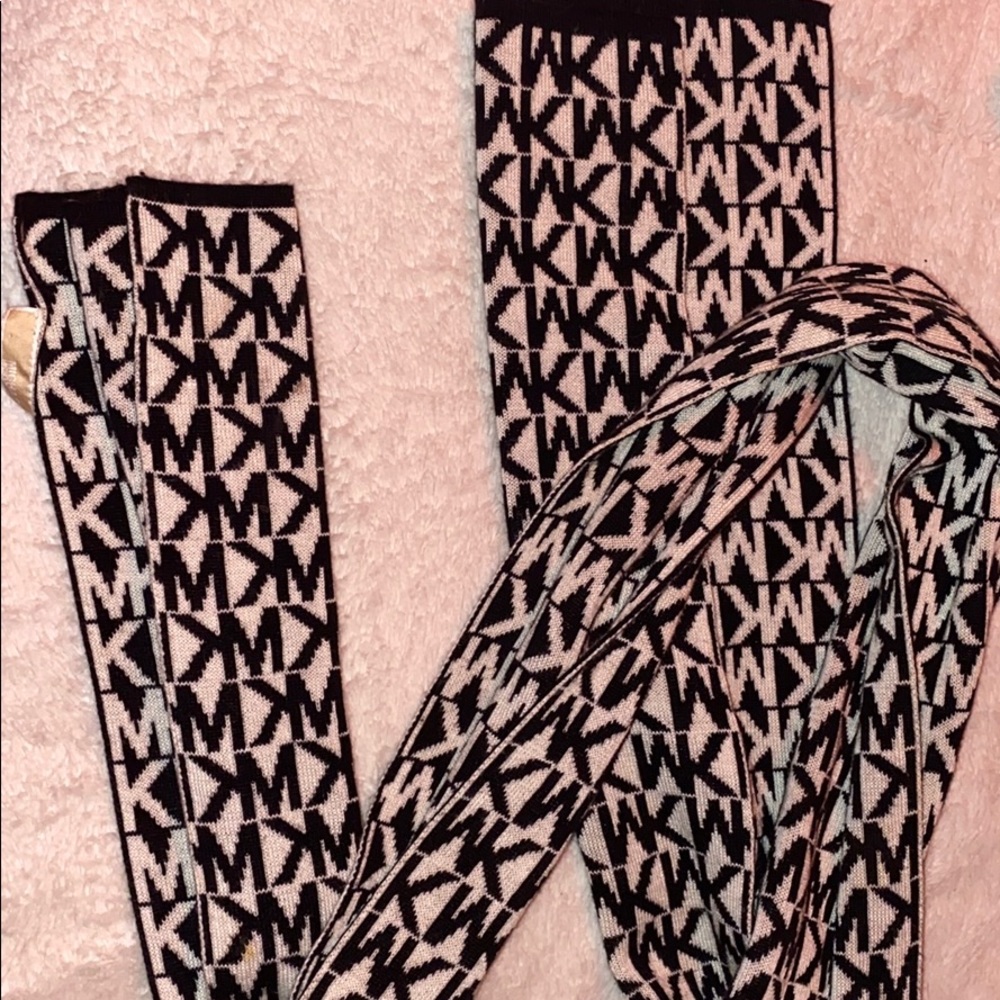 Mk Scarf - Picture 1 of 1